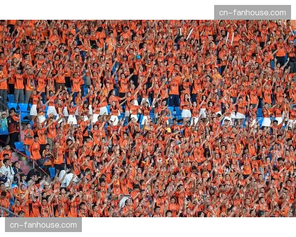 中超热身赛展现各队风格：云南玉昆高位逼抢山东泰山稳守反击