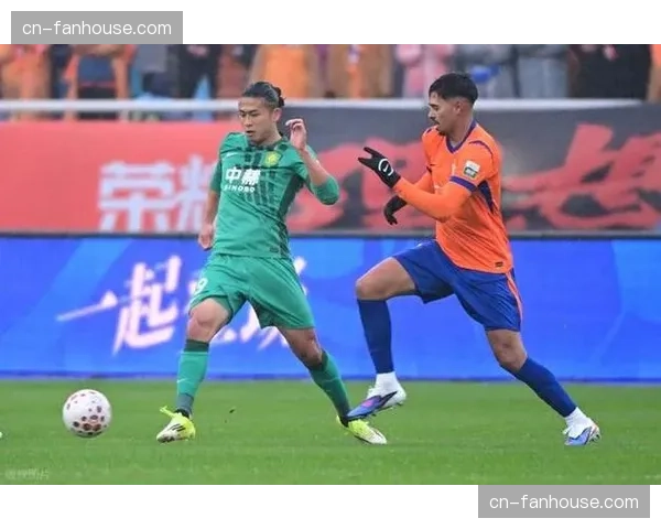 山东泰山新后腰组合亮相,旨在提升中场拦截与进攻发起点