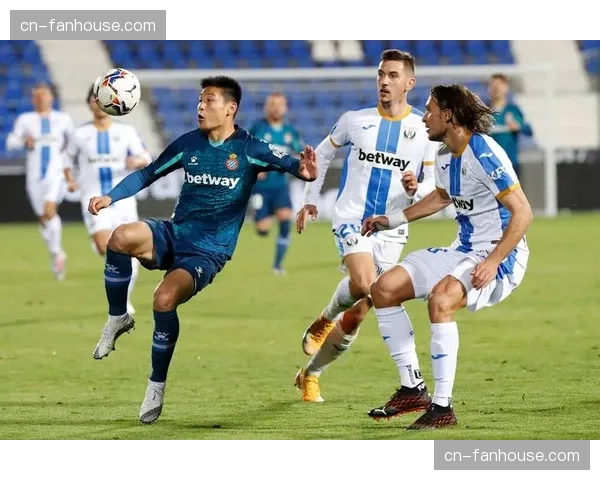 西班牙人vs拉帕马斯战术看点:两支传控球队的风格对决