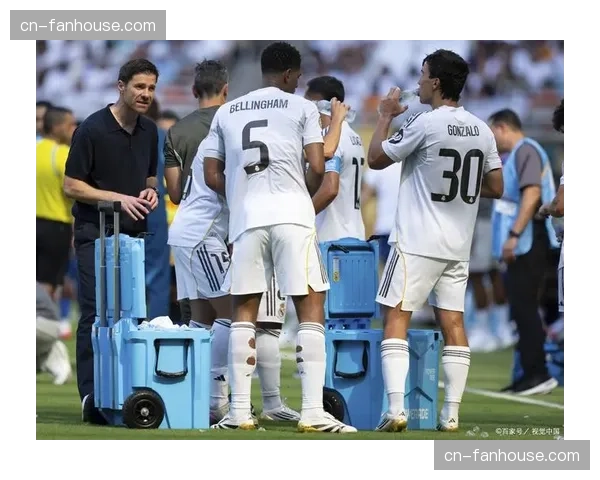 皇马签下18岁新星圣马里亚，球员下赛季正式加盟